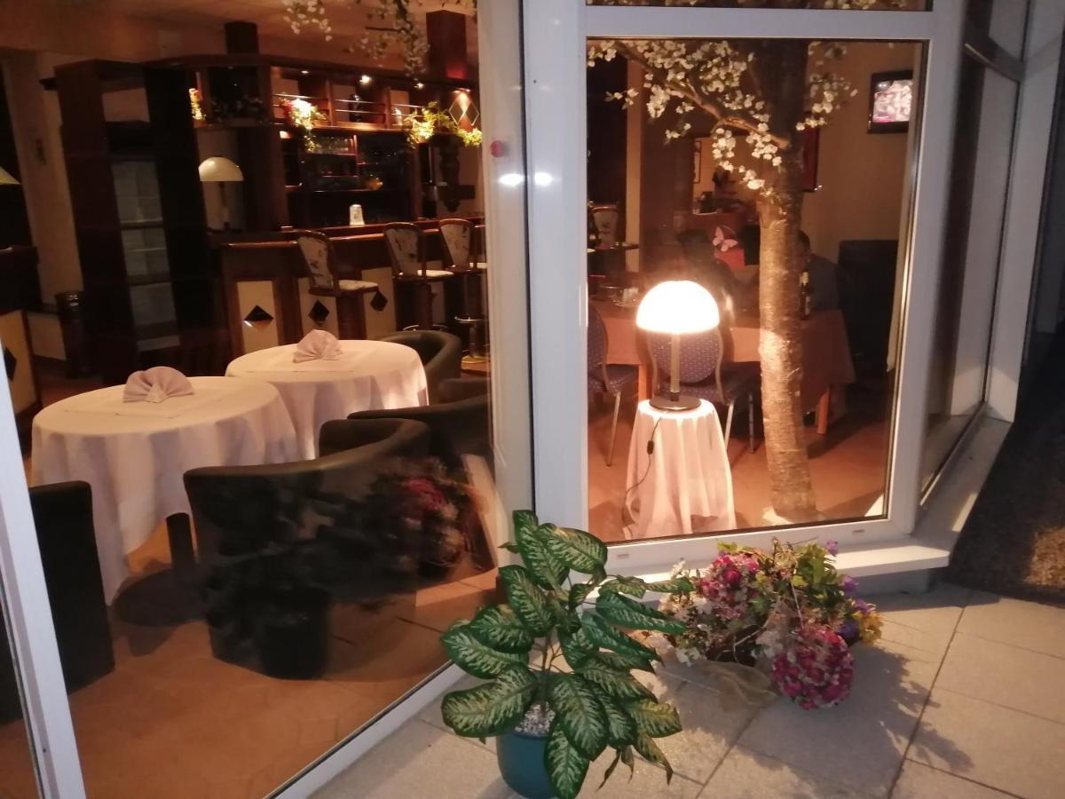 Edit Pension Rossau Exteriör bild